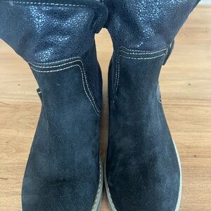 Eric Michael Black and White Fur Lined Boots. Size 40 (91/2-10)